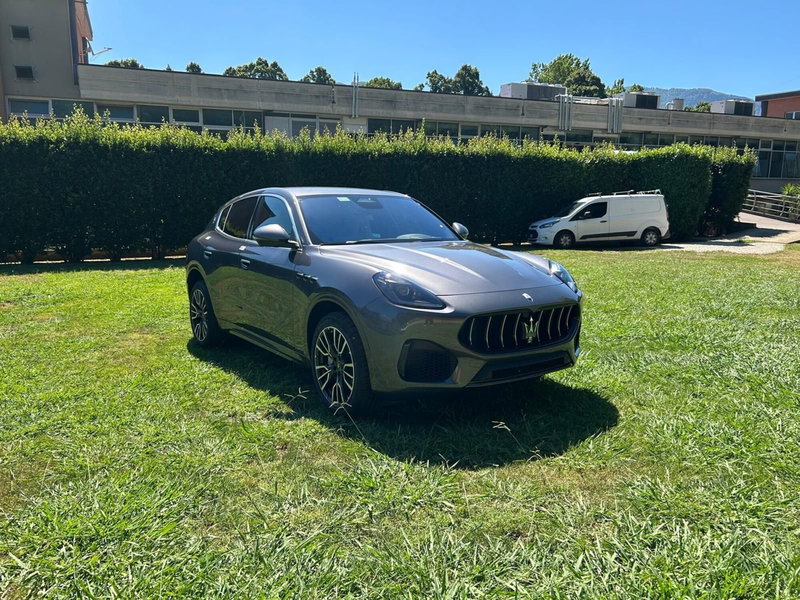 Maserati Grecale nuova a Salerno (2)