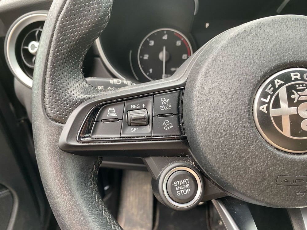 Alfa Romeo Stelvio usata a Salerno (10)