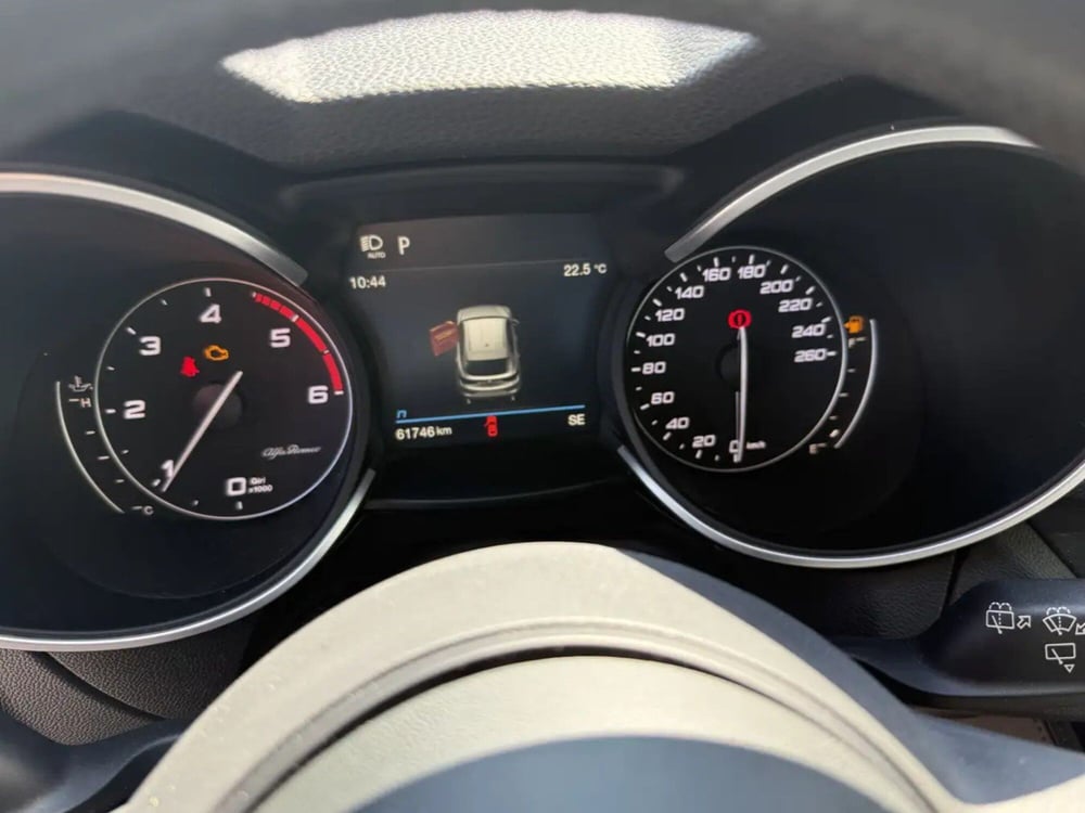 Alfa Romeo Stelvio usata a Salerno (16)
