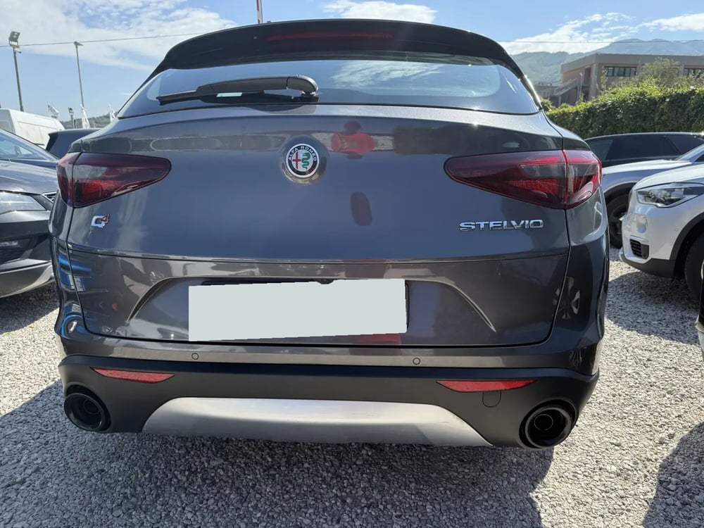 Alfa Romeo Stelvio usata a Salerno (4)
