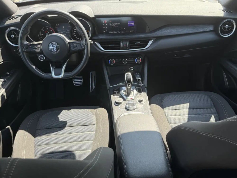 Alfa Romeo Stelvio usata a Salerno (5)