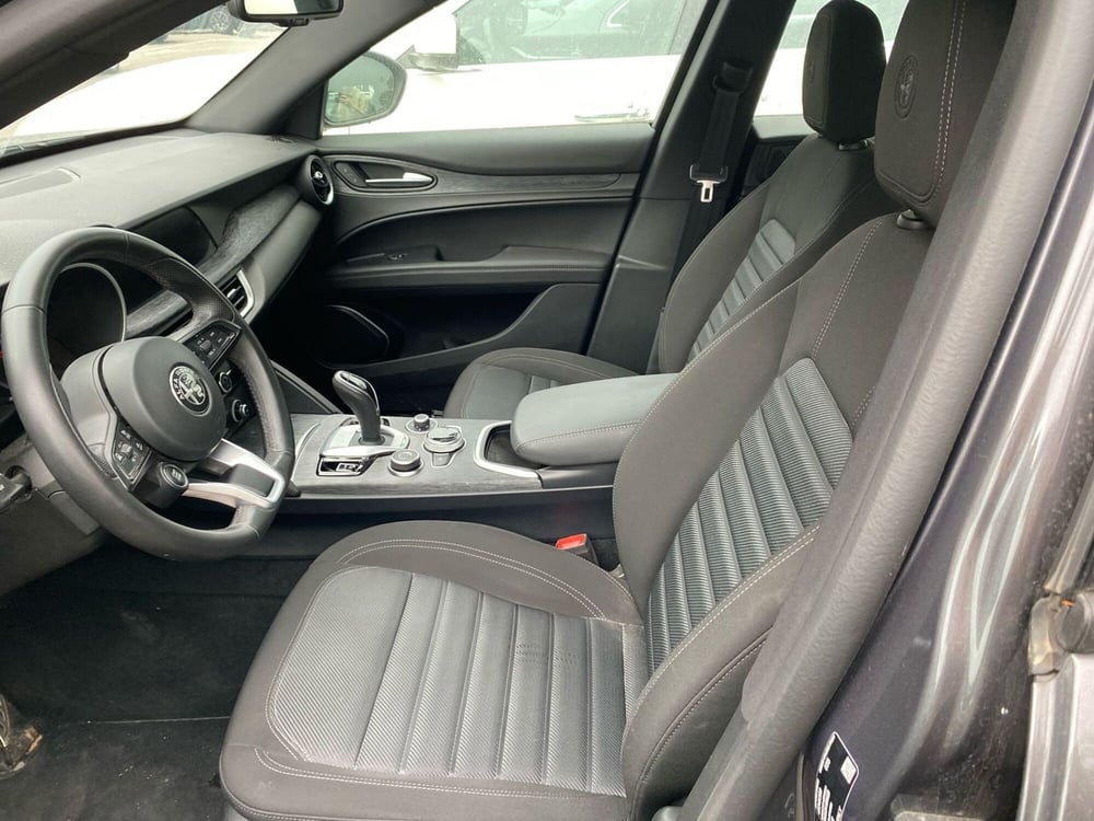 Alfa Romeo Stelvio usata a Salerno (6)