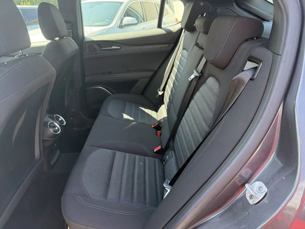 Alfa Romeo Stelvio usata a Salerno (7)