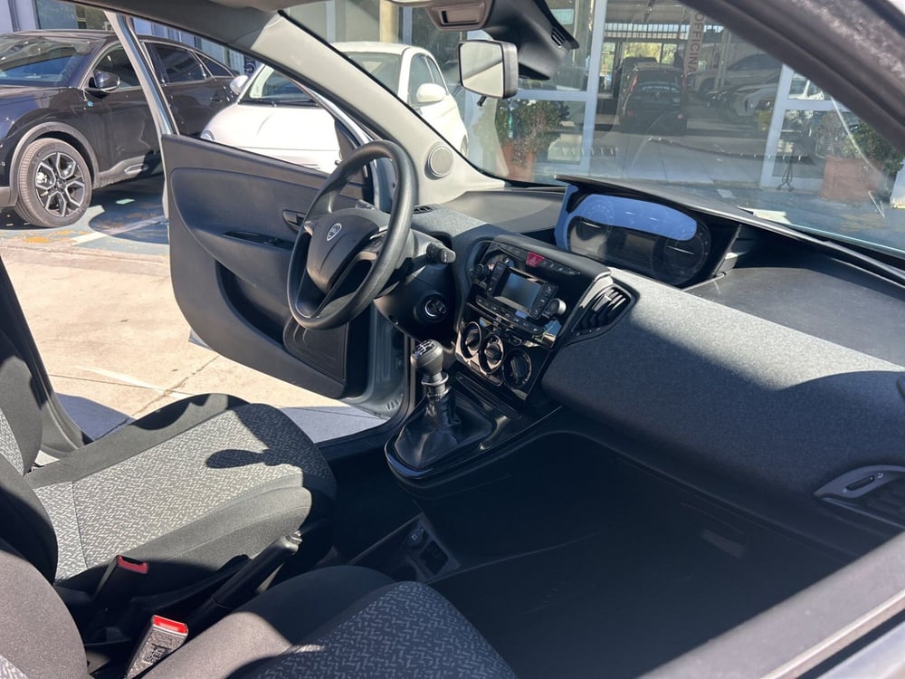 Lancia Ypsilon usata a Frosinone (17)