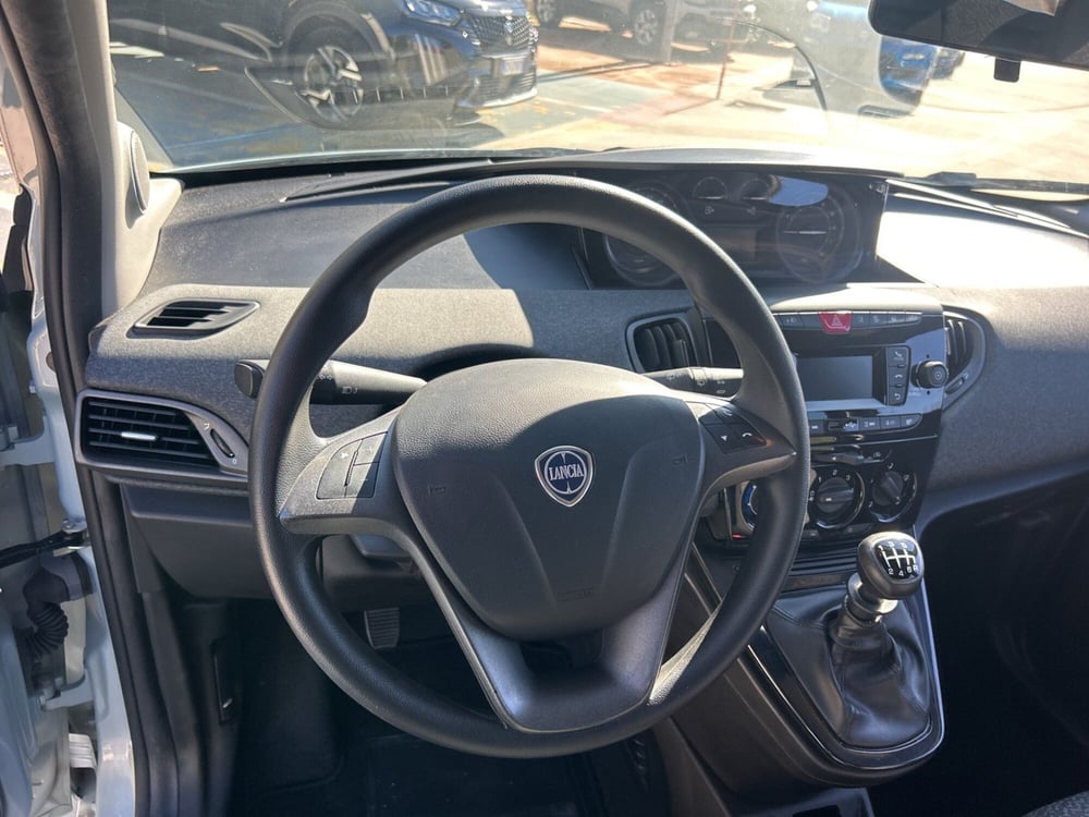 Lancia Ypsilon usata a Frosinone (19)