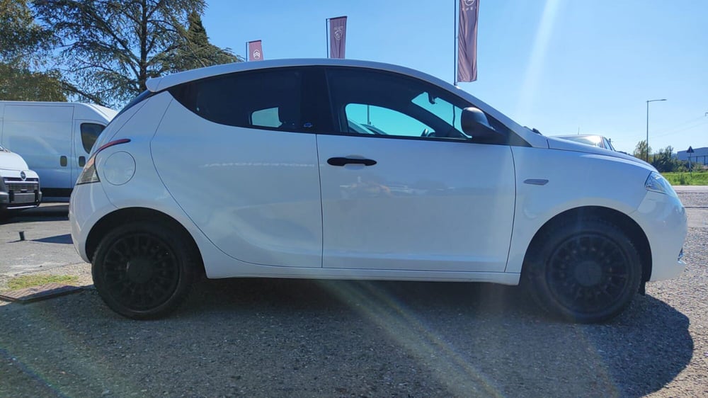 Lancia Ypsilon usata a Firenze (10)
