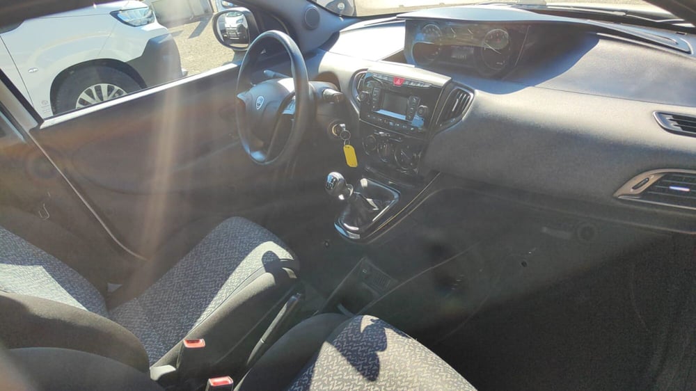 Lancia Ypsilon usata a Firenze (11)