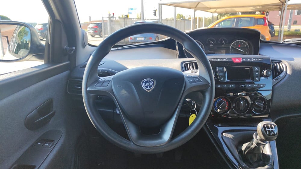 Lancia Ypsilon usata a Firenze (15)