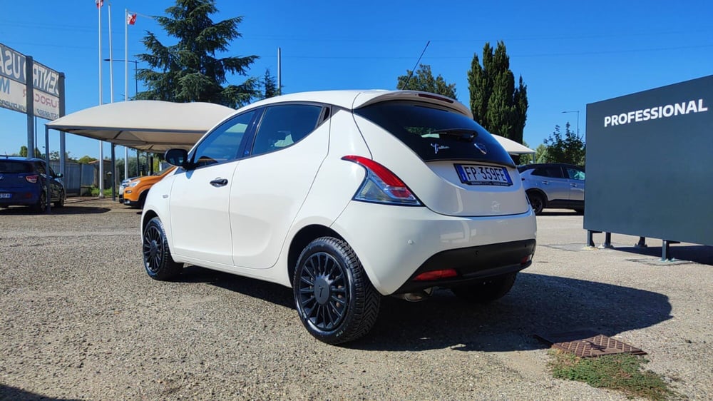 Lancia Ypsilon usata a Firenze (6)