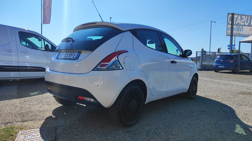 Lancia Ypsilon usata a Firenze (9)