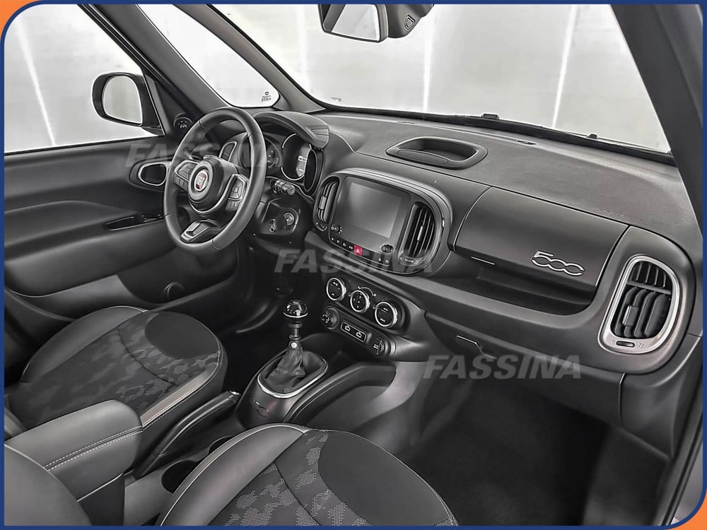 Fiat 500L usata a Milano (13)