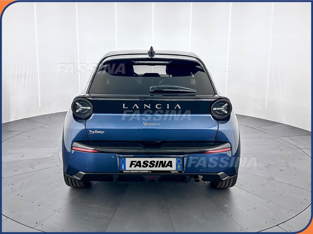 Lancia Ypsilon nuova a Milano (5)
