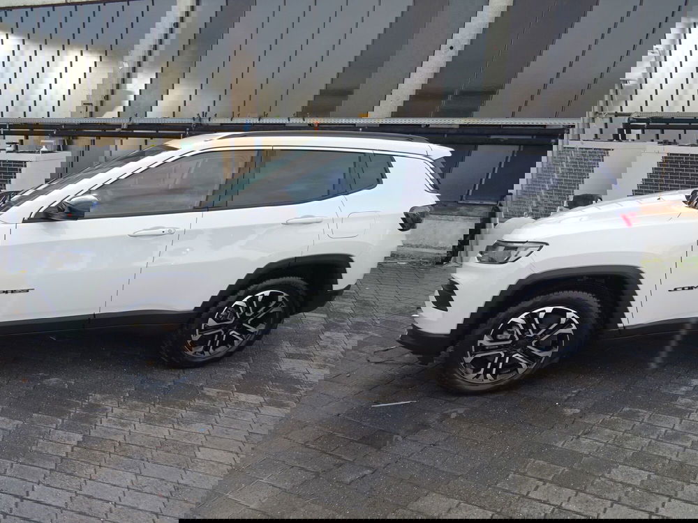 Jeep Compass nuova a Lucca (2)