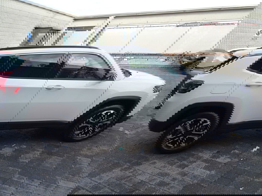 Jeep Compass nuova a Lucca (6)