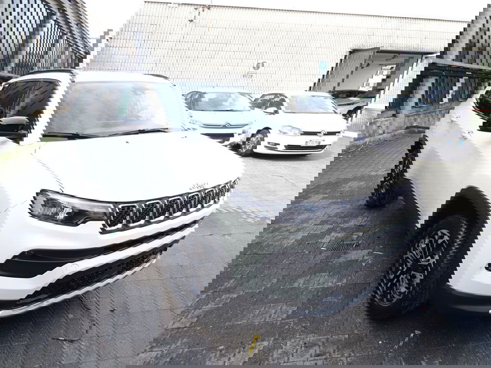Jeep Compass nuova a Lucca (7)