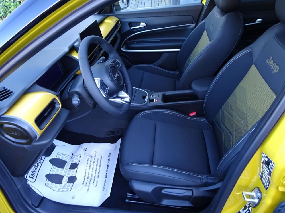 Jeep Avenger nuova a Lucca (10)