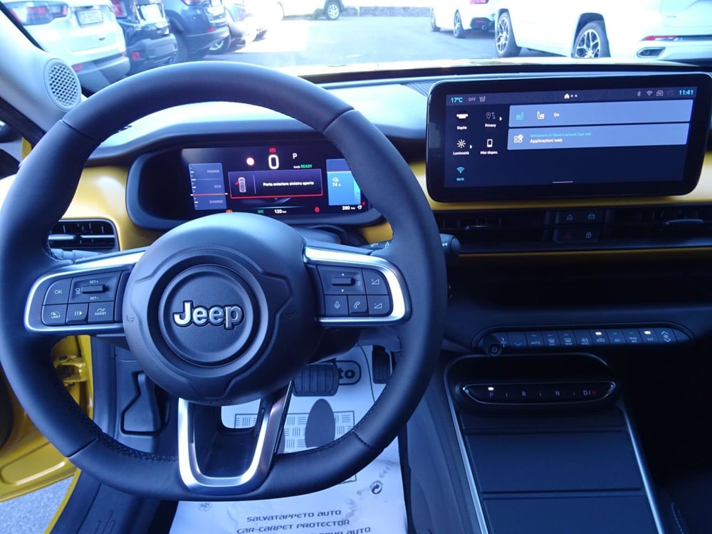Jeep Avenger nuova a Lucca (11)