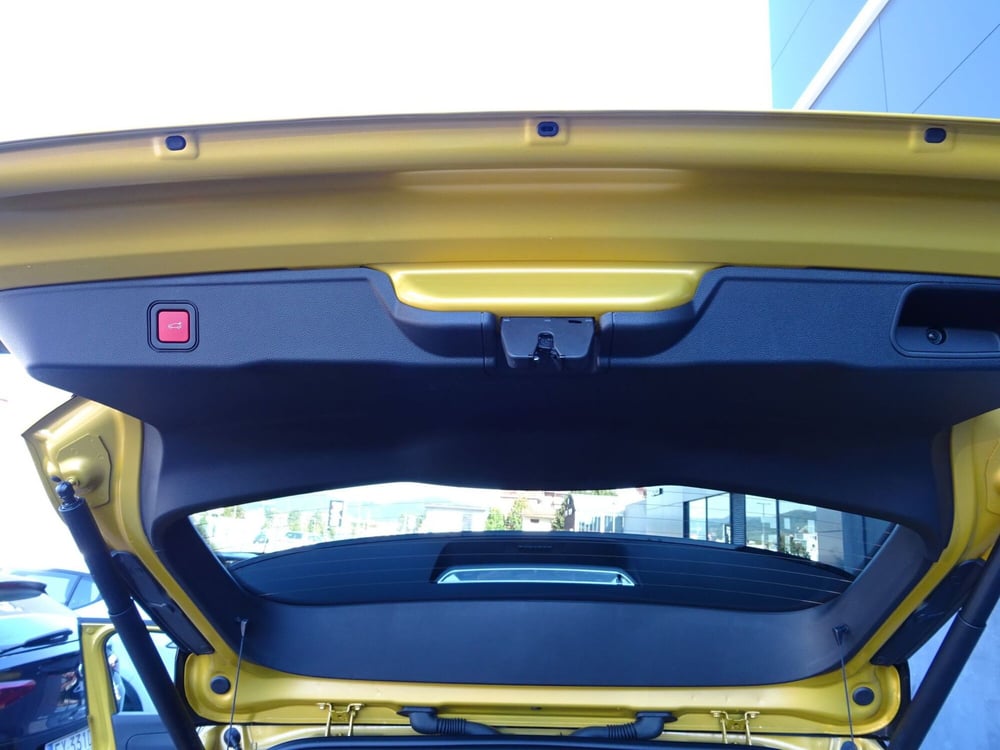 Jeep Avenger nuova a Lucca (17)