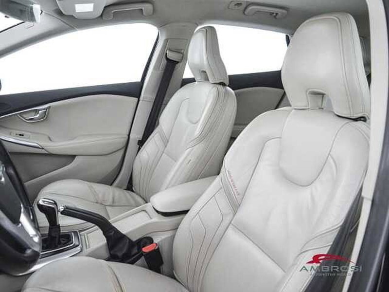 Volvo V40 Cross Country usata a Perugia (9)