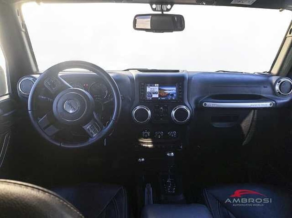 Jeep Wrangler Unlimited usata a Viterbo (13)
