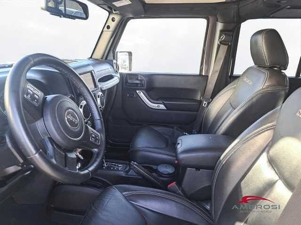 Jeep Wrangler Unlimited usata a Viterbo (9)