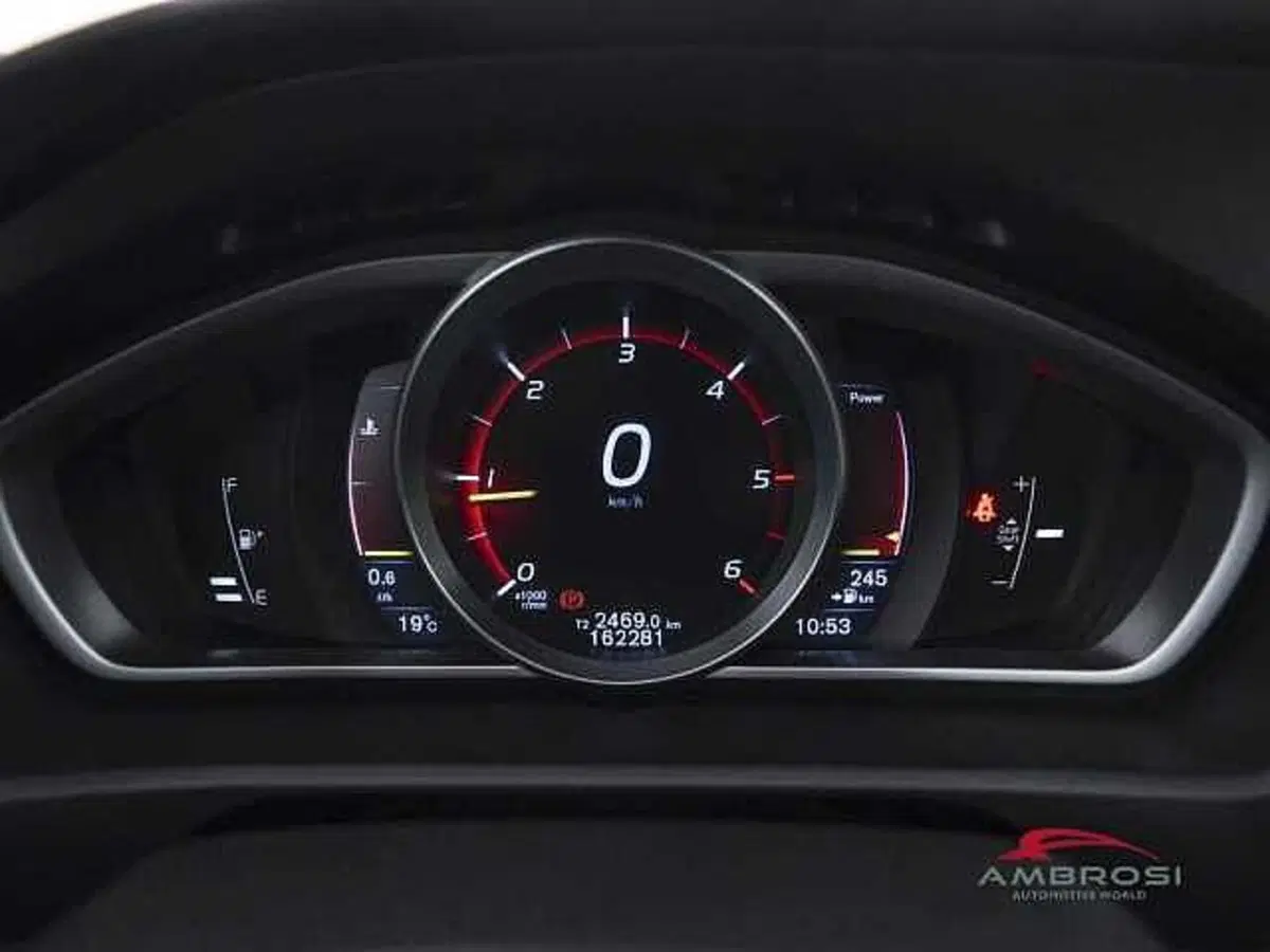 Volvo V40 Cross Country usata a Viterbo (13)