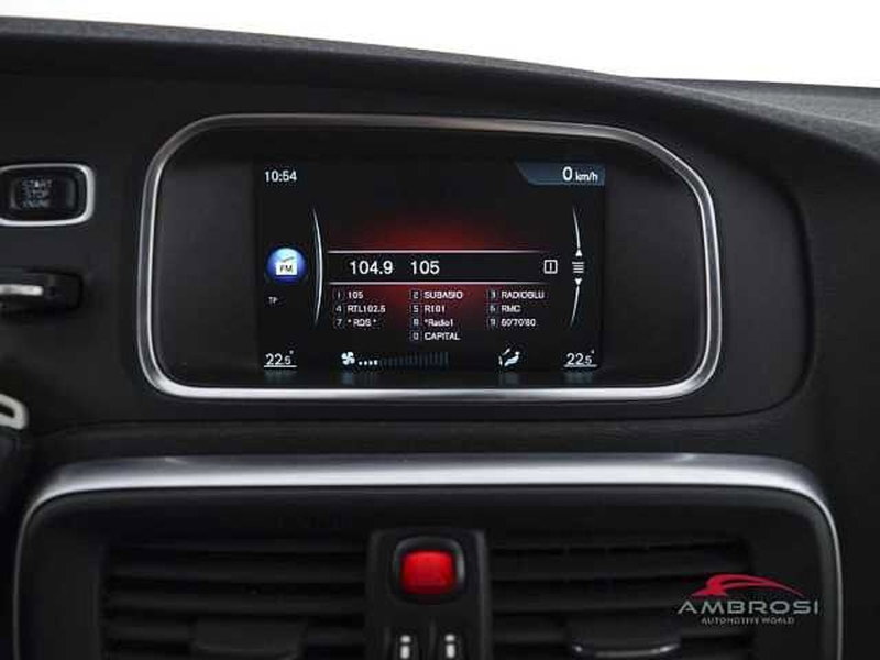 Volvo V40 Cross Country usata a Viterbo (14)