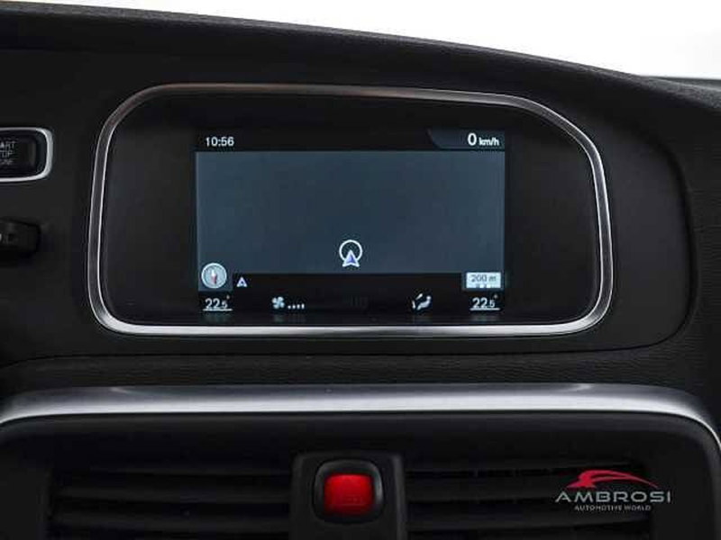 Volvo V40 Cross Country usata a Viterbo (17)