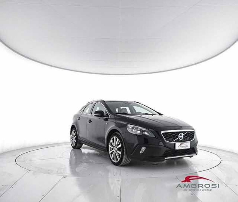 Volvo V40 Cross Country usata a Viterbo (2)