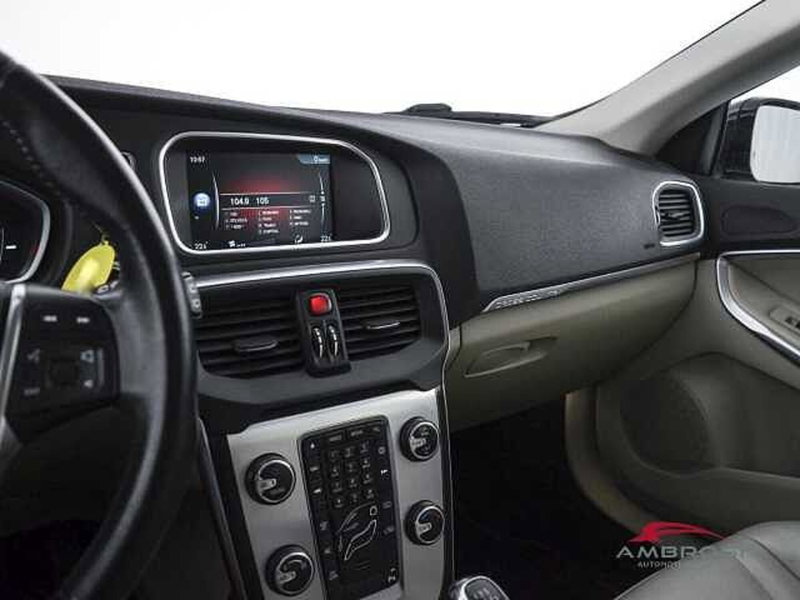 Volvo V40 Cross Country usata a Viterbo (20)