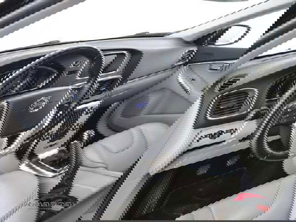 Volvo V40 Cross Country usata a Viterbo (8)