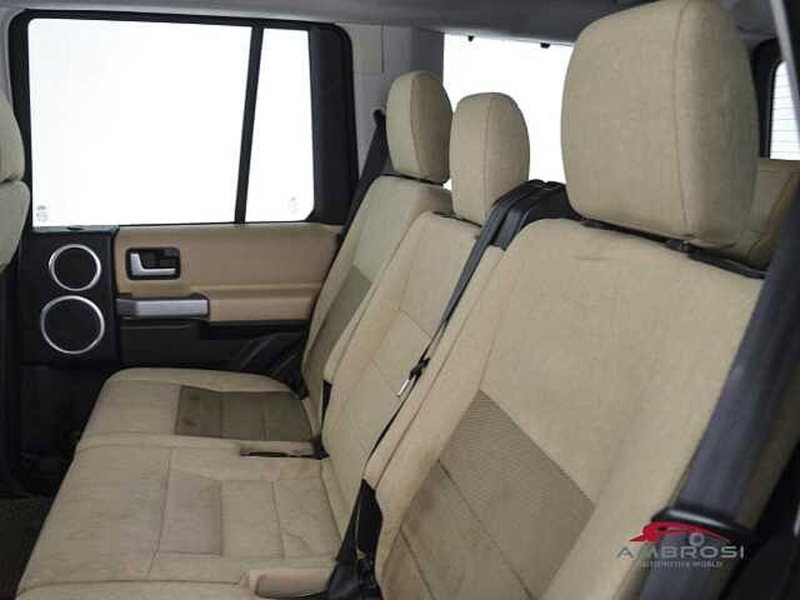 Land Rover Discovery usata a Viterbo (10)