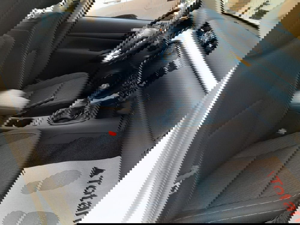Toyota Hilux nuova a L'Aquila (8)