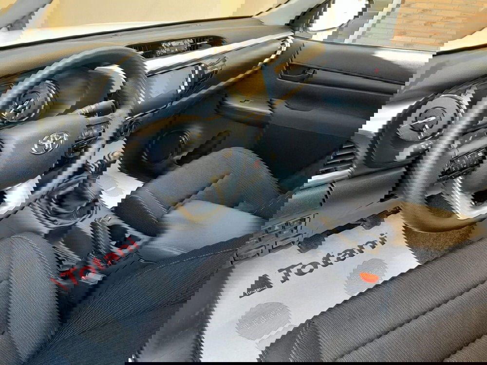 Toyota Hilux nuova a L'Aquila (16)