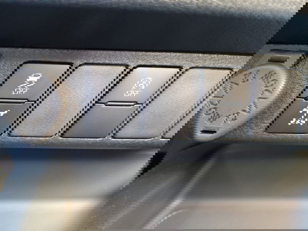 Toyota Hilux nuova a L'Aquila (15)