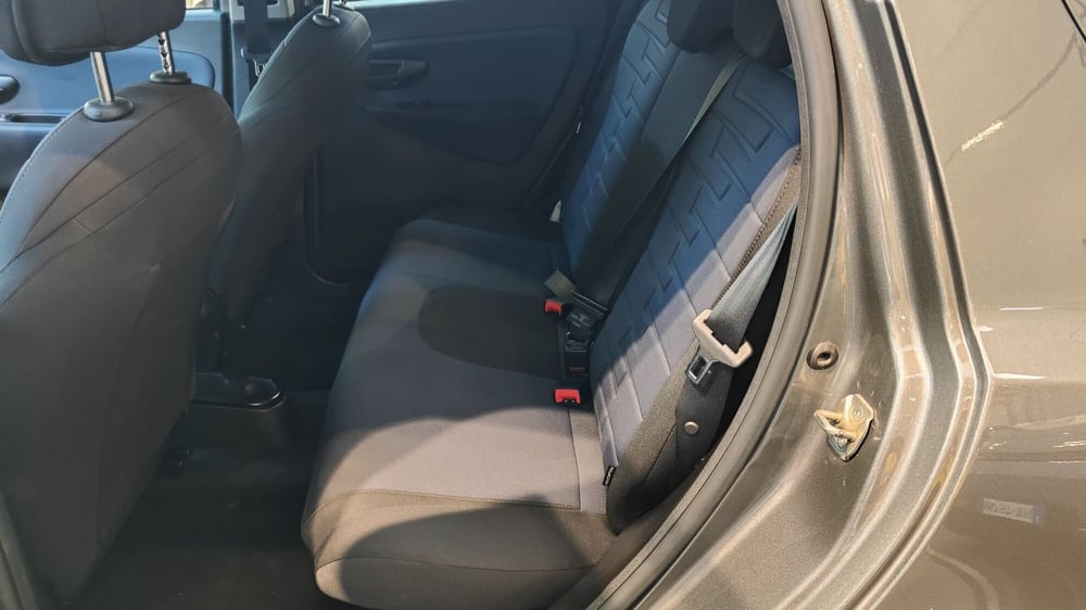Lancia Ypsilon usata a Milano (12)
