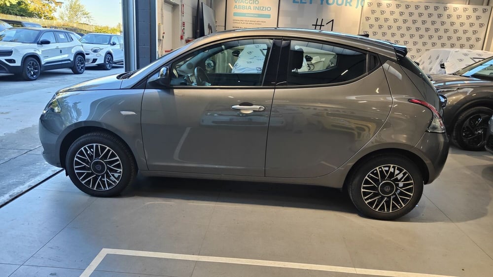 Lancia Ypsilon usata a Milano (3)