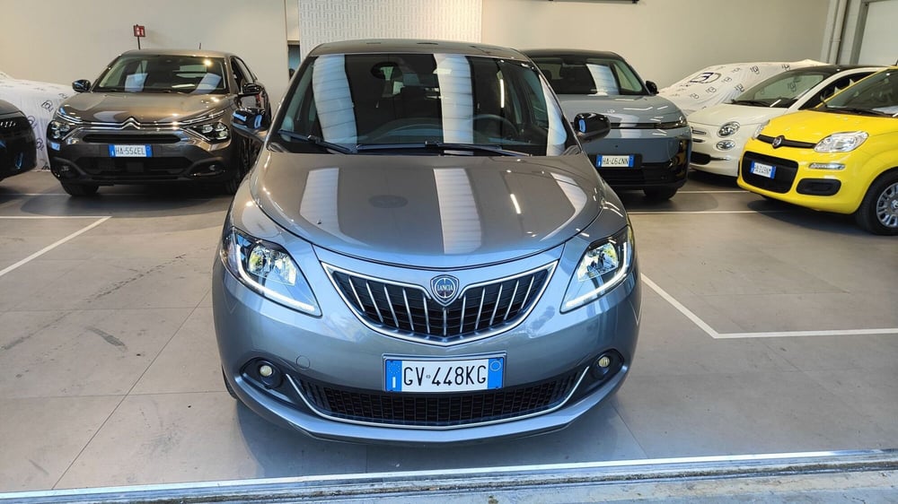Lancia Ypsilon usata a Milano (7)
