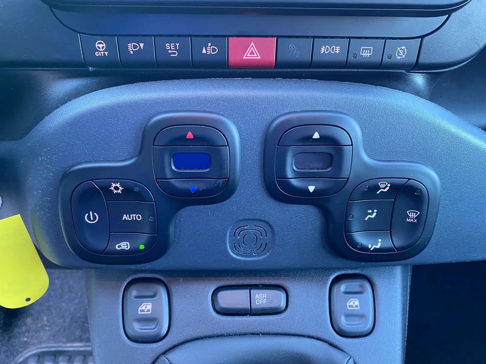 Fiat Panda Cross usata a Milano (18)