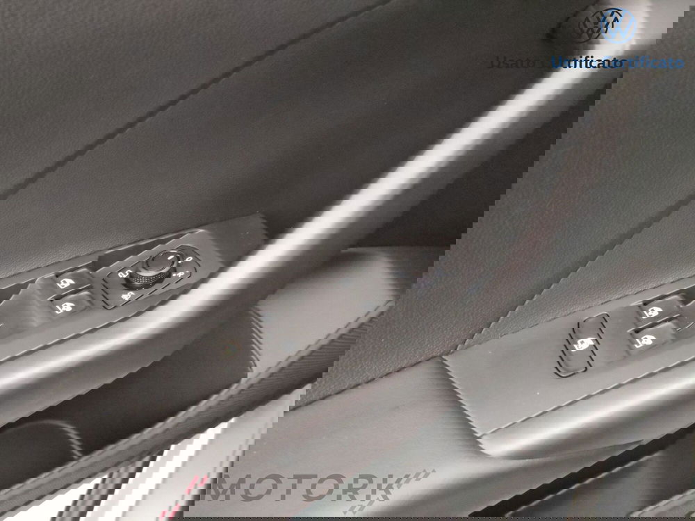 Volkswagen T-Cross nuova a Varese (14)