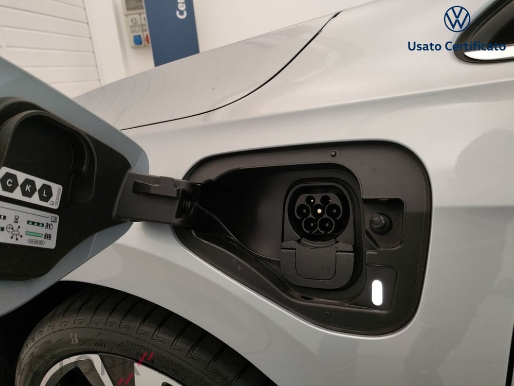Volkswagen Golf nuova a Varese (7)