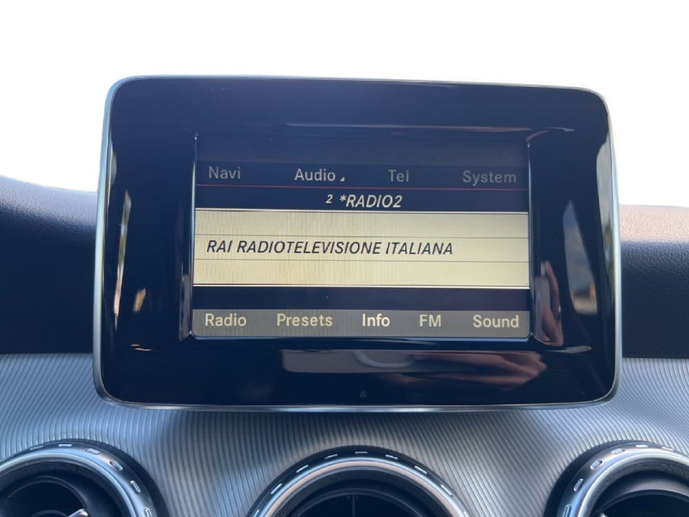 Mercedes-Benz GLA SUV usata a Siena (14)