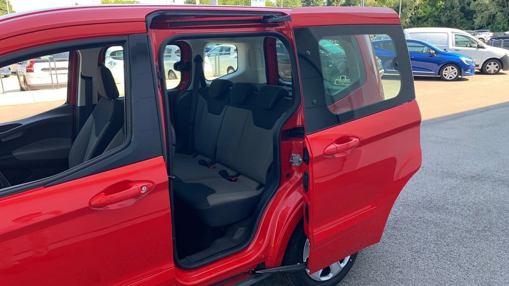 Ford Tourneo Courier usata a Padova (6)