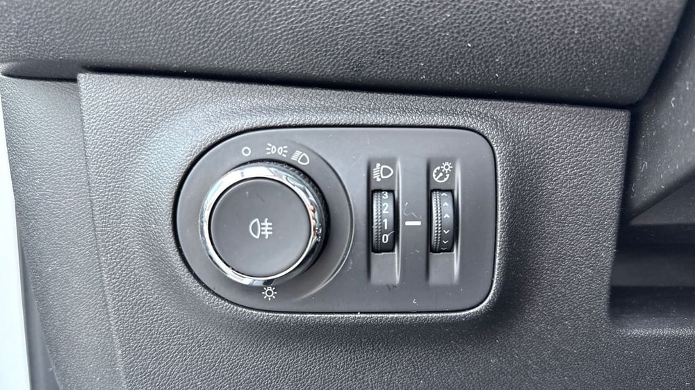 Opel Adam usata a Padova (19)