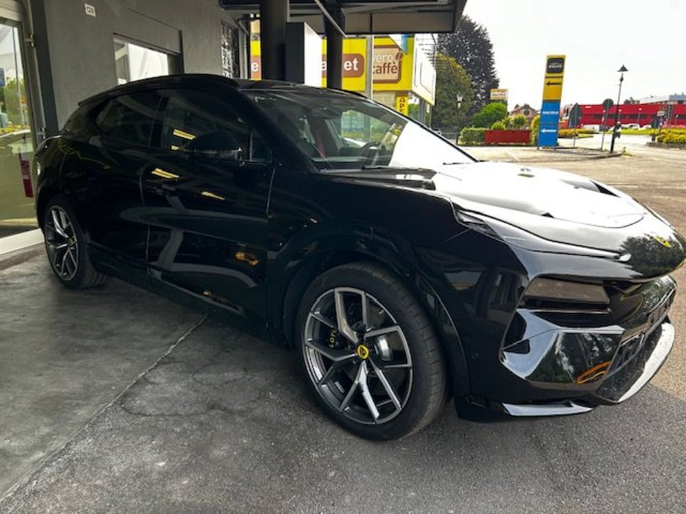 Lotus Eletre nuova a Novara (2)
