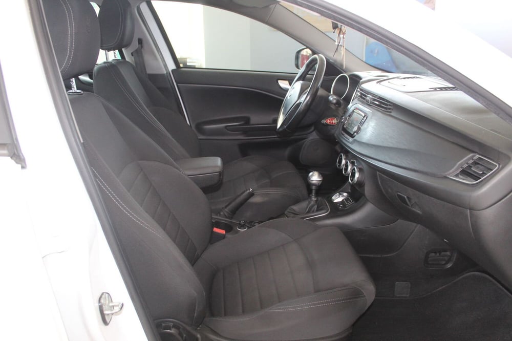 Alfa Romeo Giulietta usata a Terni (8)