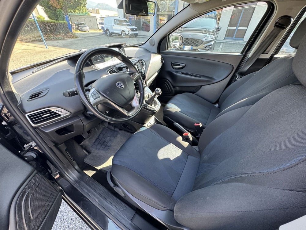Lancia Ypsilon usata a Torino (7)
