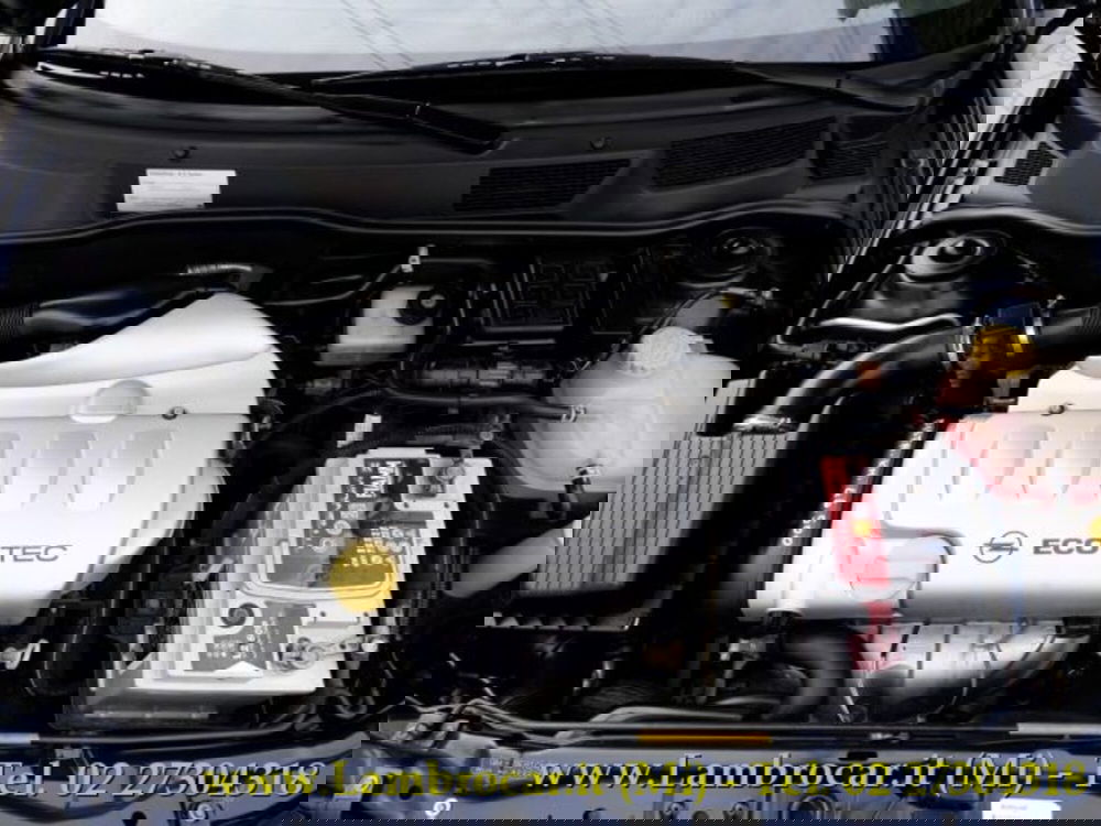 Opel Astra Coupé usata a Milano (10)