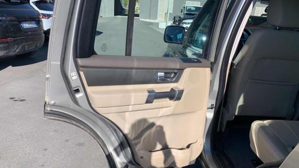 Land Rover Discovery usata a Lucca (12)