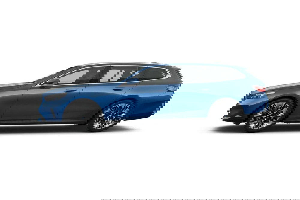 BMW Serie 5 Touring nuova a Torino (2)